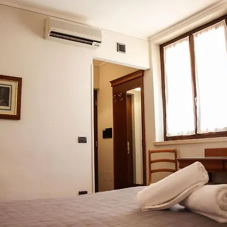 ホテル Bagno Santo 3*