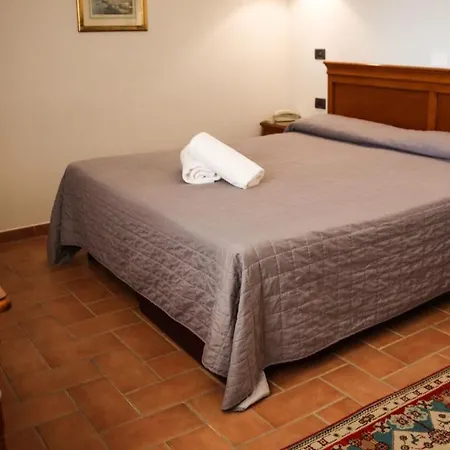 Bagno Santo Residence Отель Сатурния